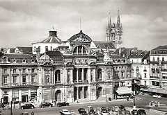 49 Angers La Place du Ralliement et le Theatre